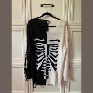 Spencer’s Light Knit Black/White Skeleton Sweater
